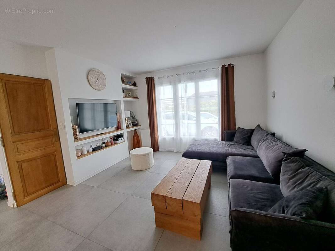 Maison à SAINT-JEAN-DE-LINIERES