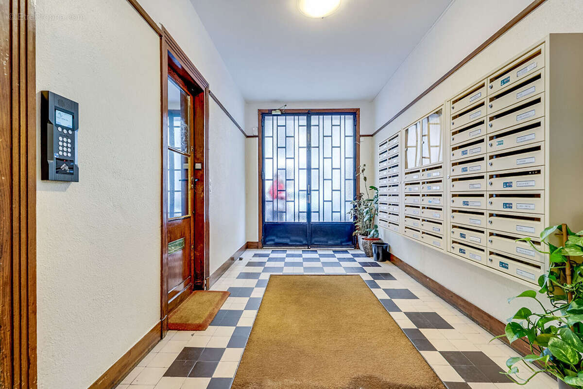 Appartement à PARIS-14E