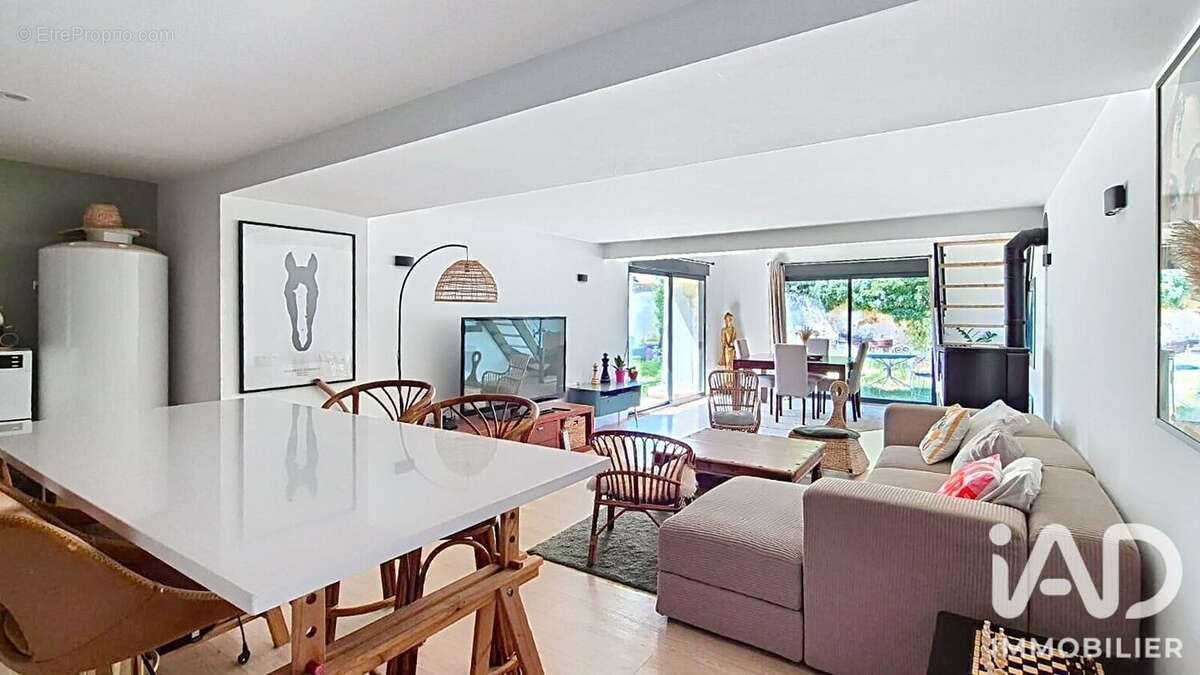 Maison 148 m² à Crecy-La-Chapelle  - photo 3