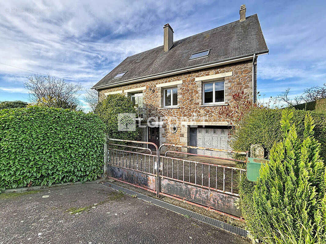 Maison à SAINT-GEORGES-DES-GROSEILLERS