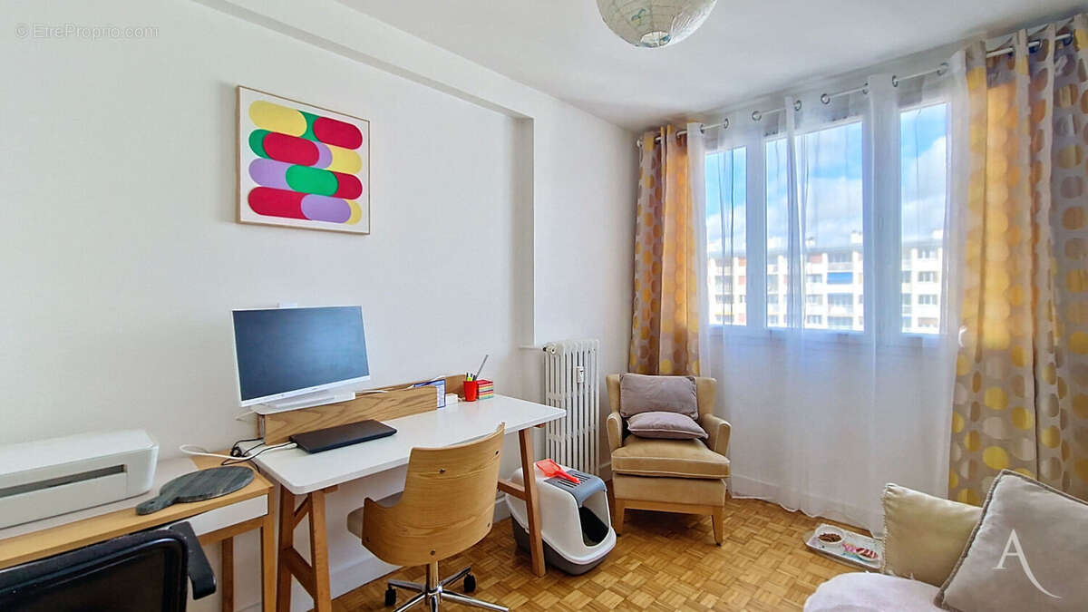 Appartement à PARIS-20E