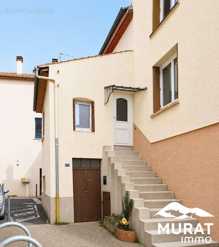 Maison à SAINT-AMANT-TALLENDE