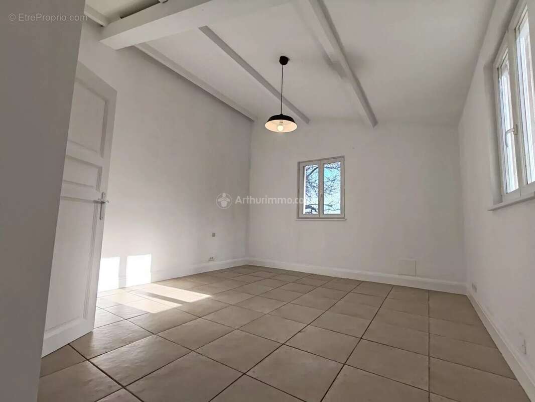 Maison à CAHUZAC-SUR-VERE