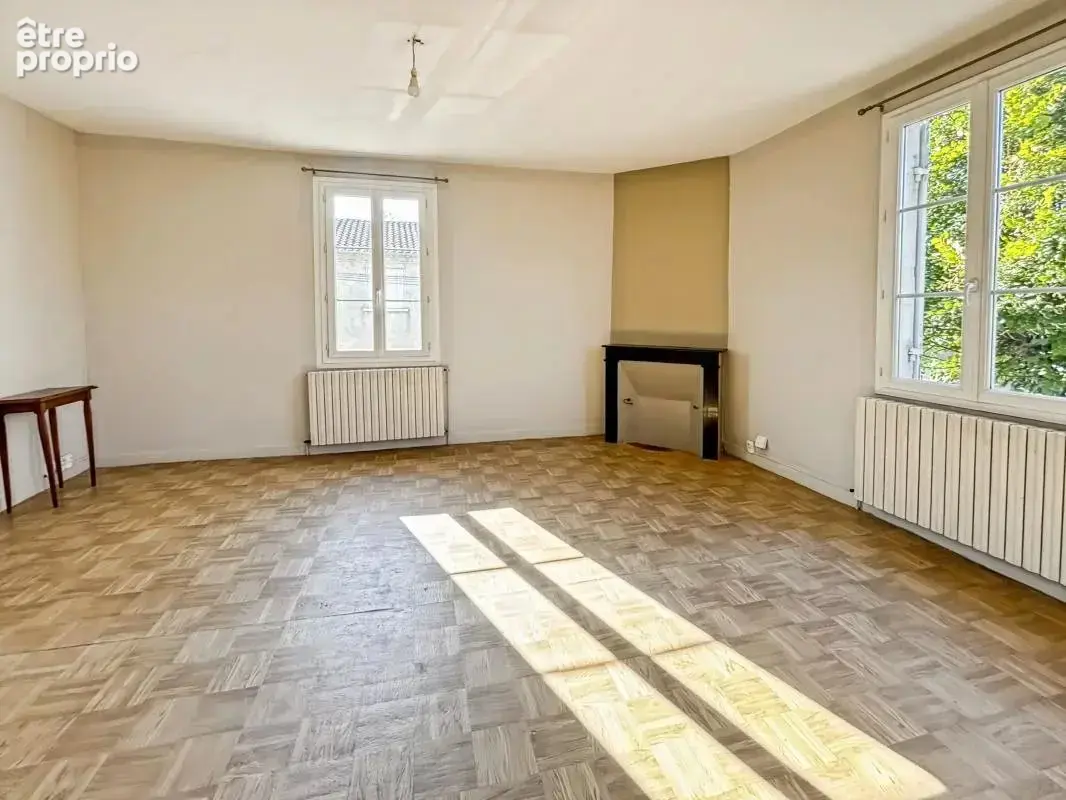 PÉRIGUEUX – Maison avec jardin, garages et accès direct à la voie verte - photo 5