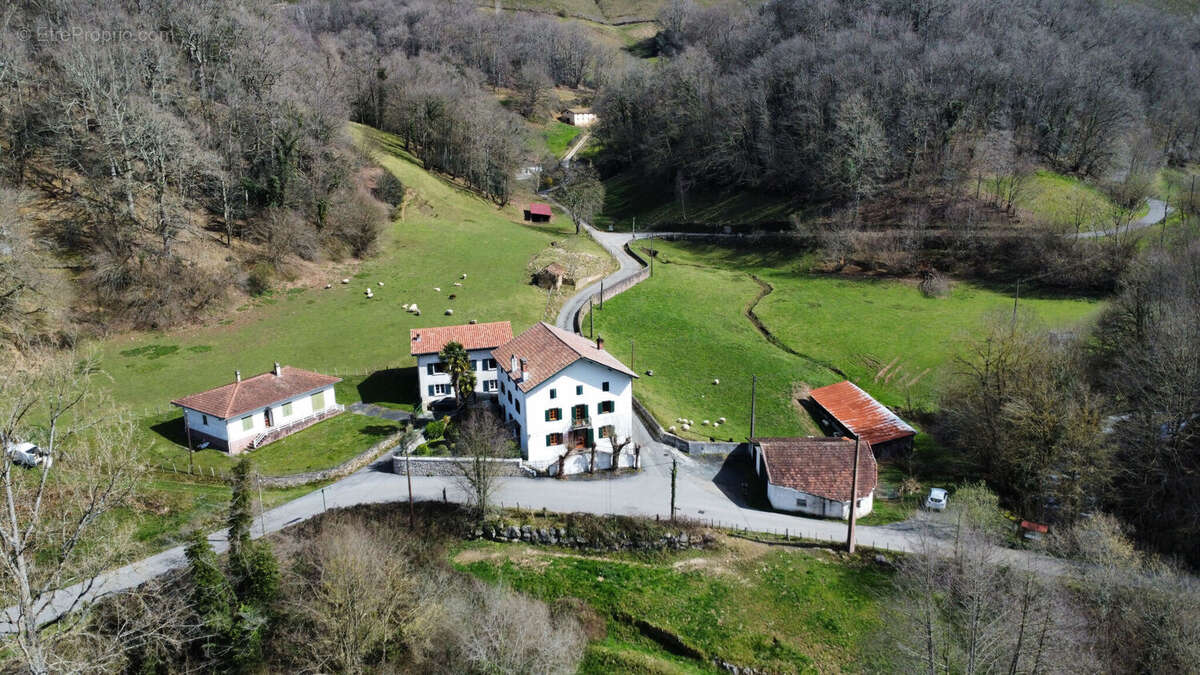 Photo 5 - Maison à SAINT-ETIENNE-DE-BAIGORRY
