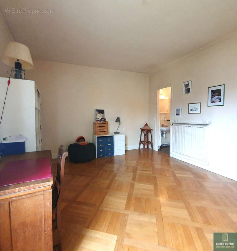 Appartement à VILLE-D'AVRAY