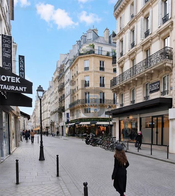 Commerce à PARIS-2E