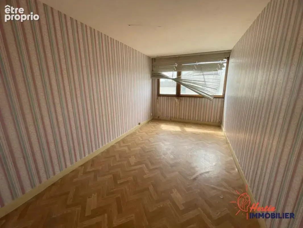T3/4 de 66 m² avec garage box -- 4ème étage, vue dégagée - photo 11