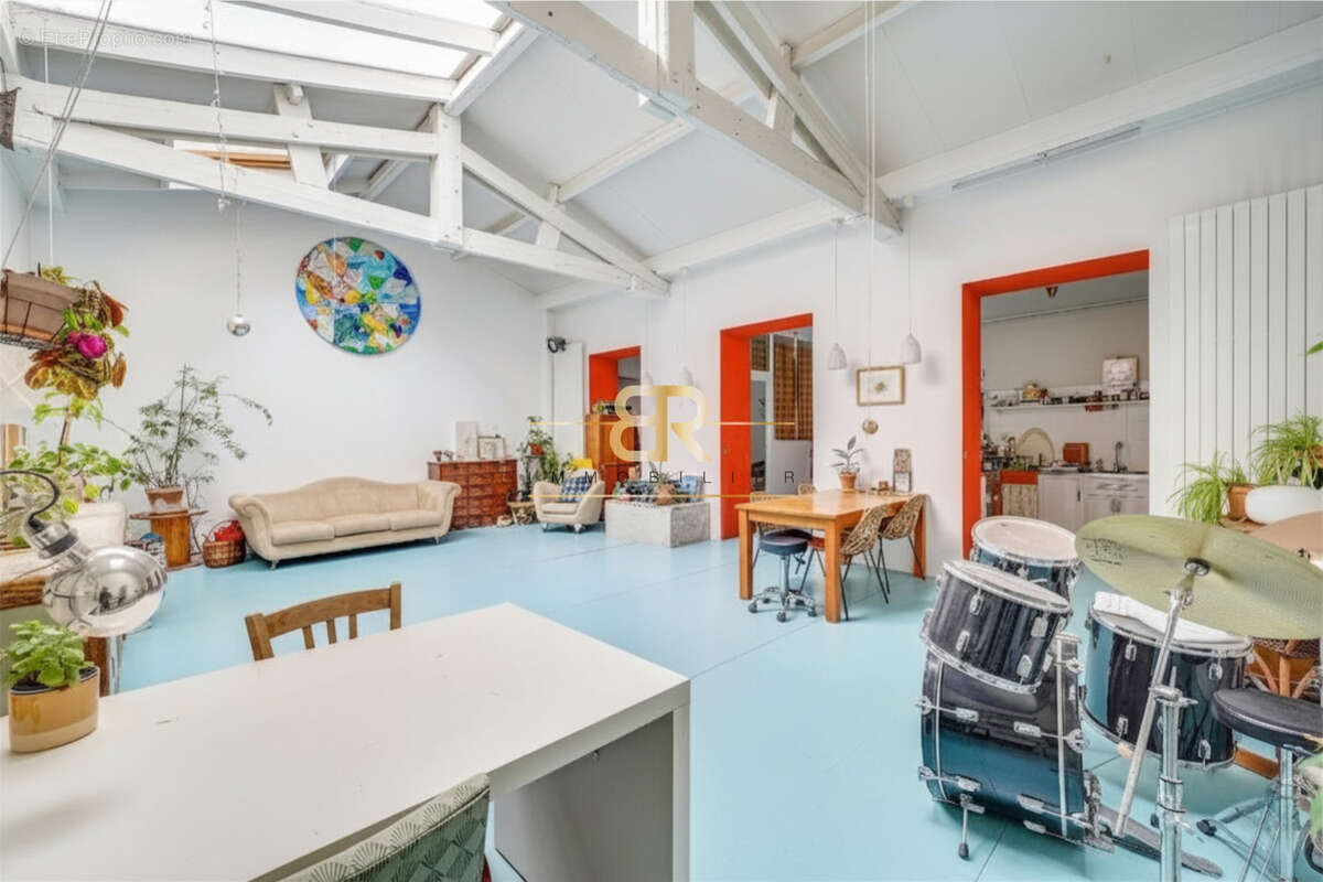 Appartement à PARIS-10E