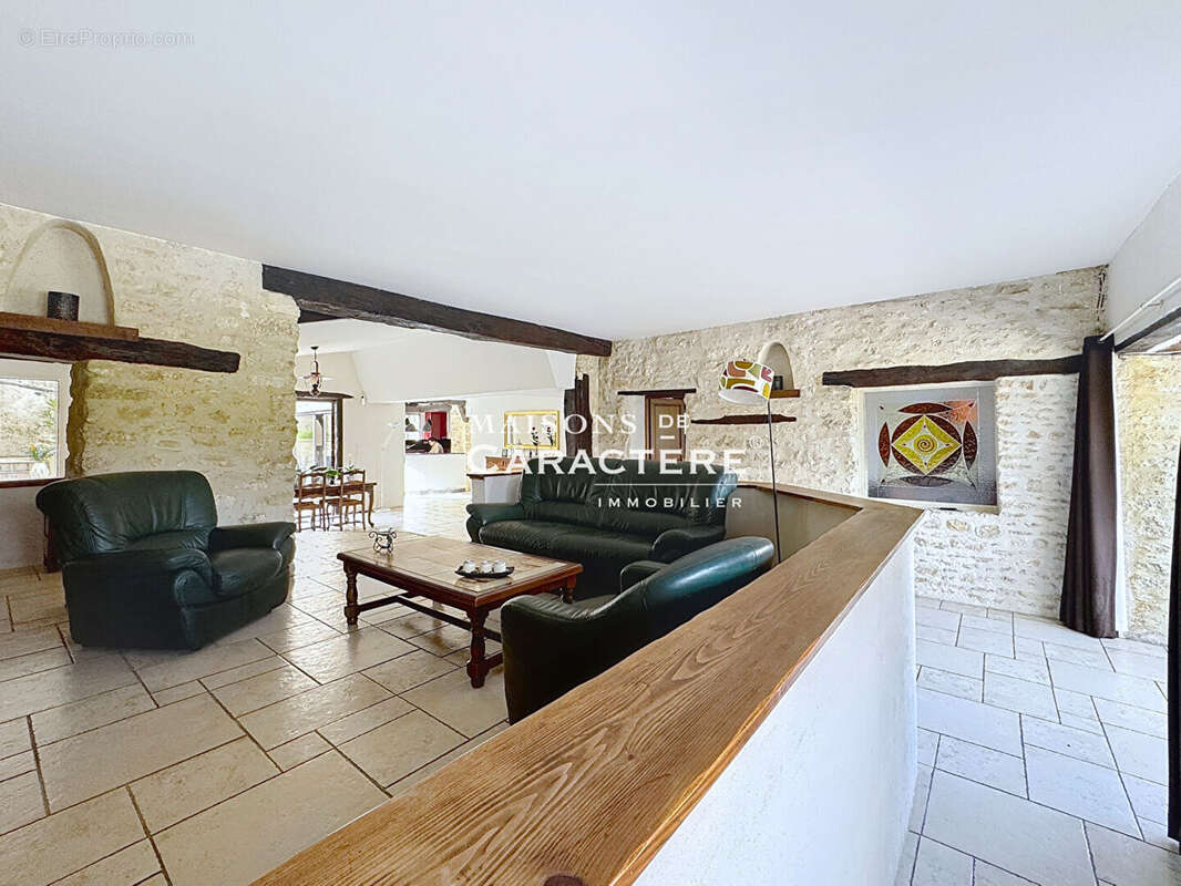 Maison à BEYNES