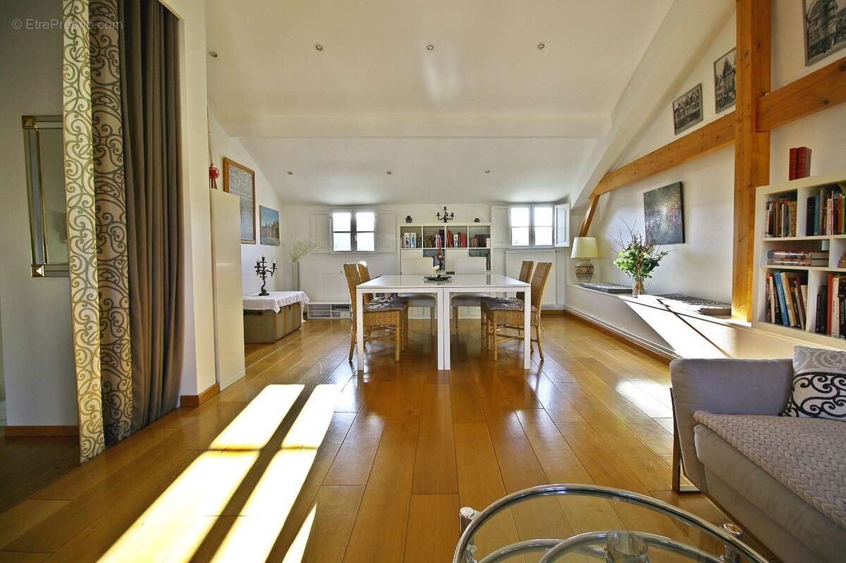 Appartement à VERSAILLES