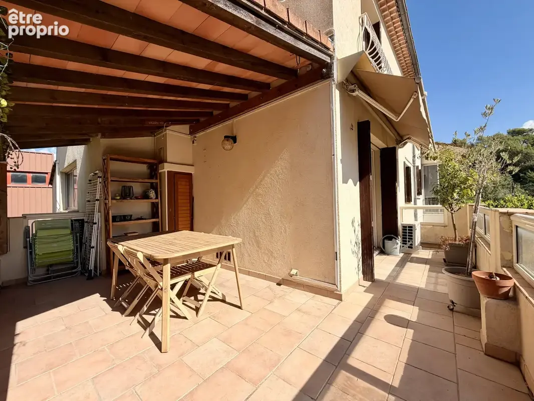 Appartement à CONTES
