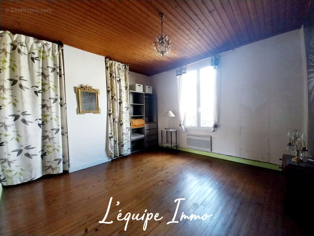 Maison à MAUVEZIN