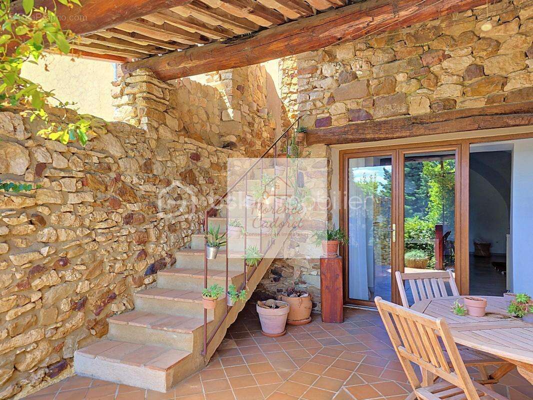 Maison de village de caractère proximite uzes– 6 chambres – 2 terrasses – vue dégagée - photo 9