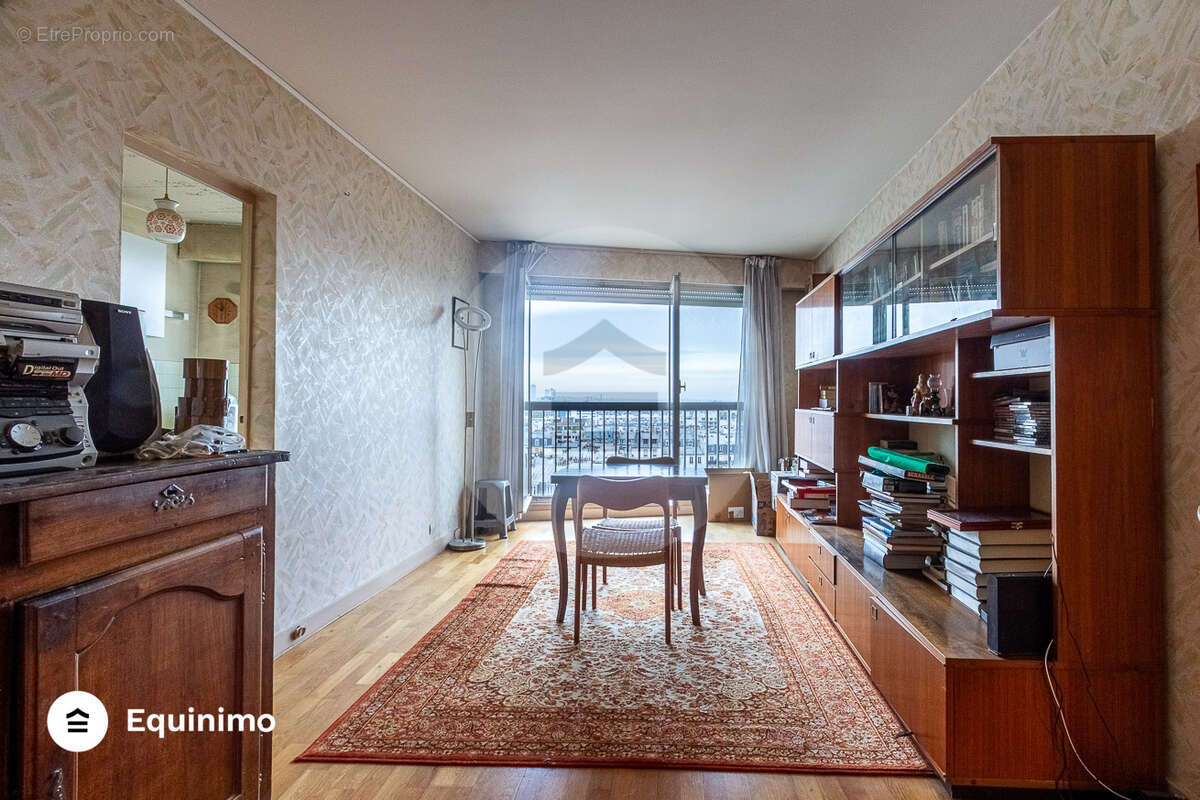 Appartement à PARIS-18E