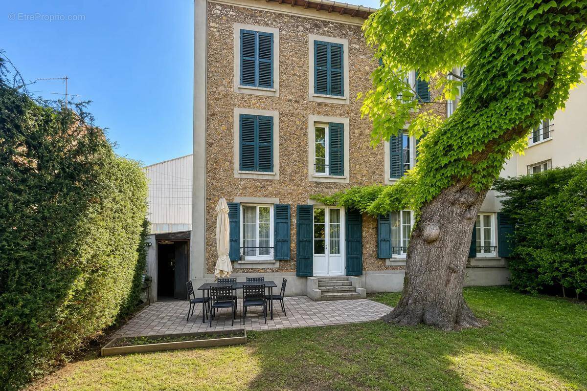 Appartement à CORBEIL-ESSONNES
