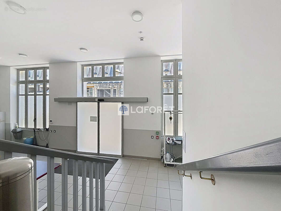 Immeuble 7 logements local commercial parking jardin Parthenay - photo 4