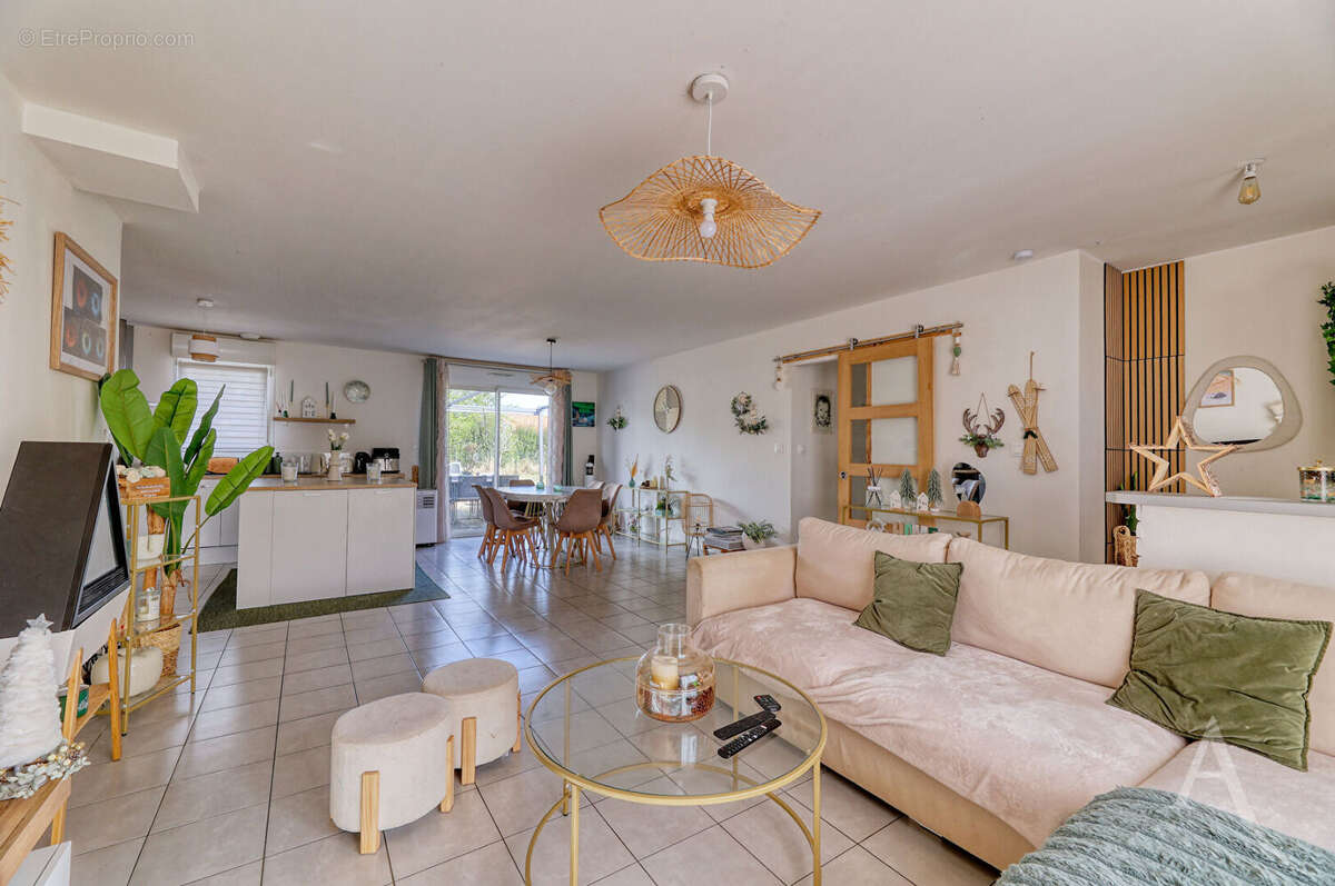 Maison à SAINT-ANDRE-TREIZE-VOIES