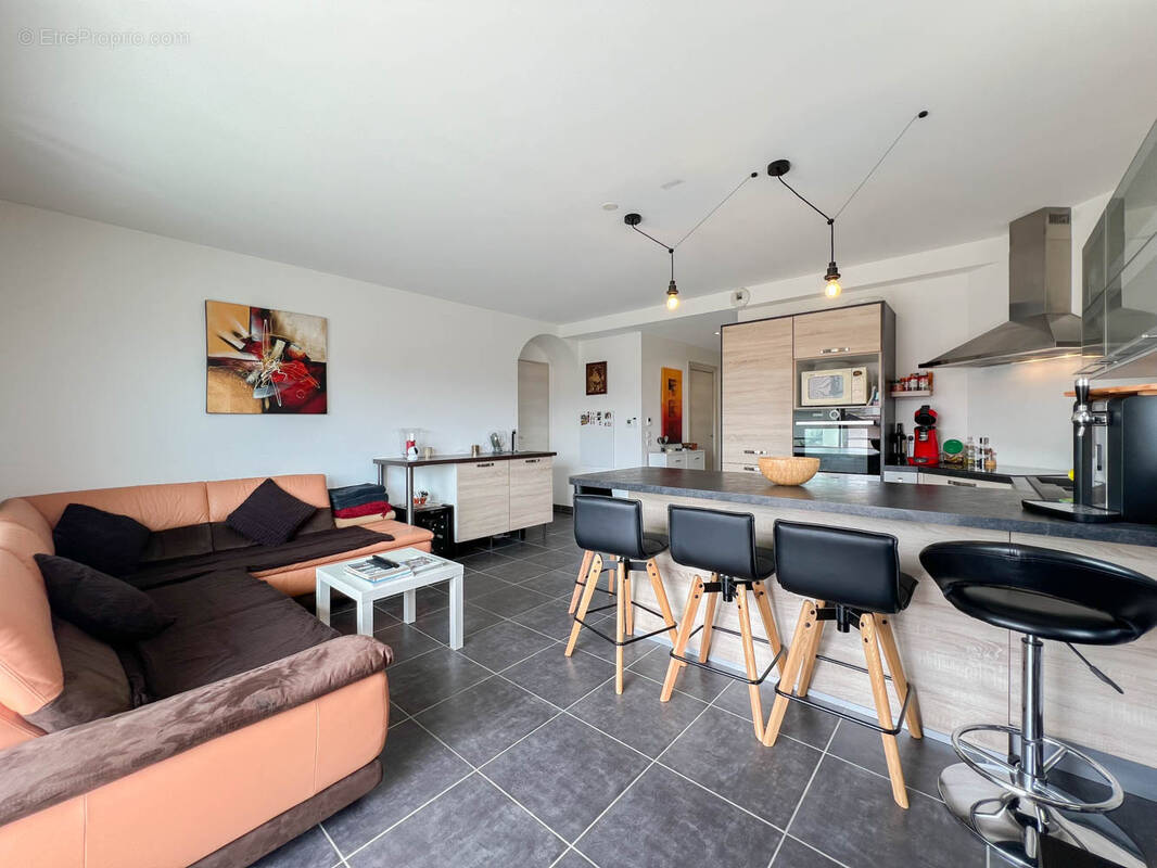 Appartement à POISY