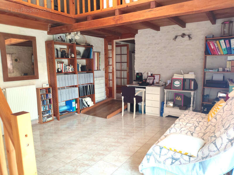 Charentaise rénovée 8 pièces – 300 m² – Preguillac - photo 10