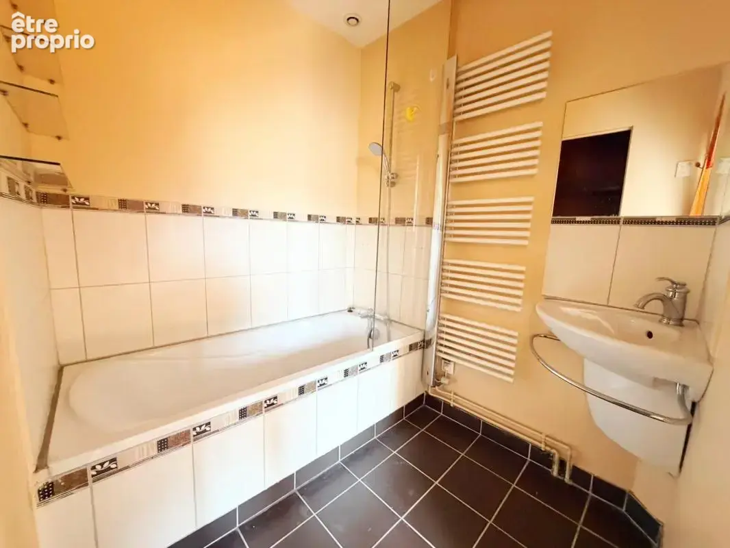 Loft contemporain au Mans – Pièce de vie 80 m² – 3 chambres – Terrasse – Garage - photo 10