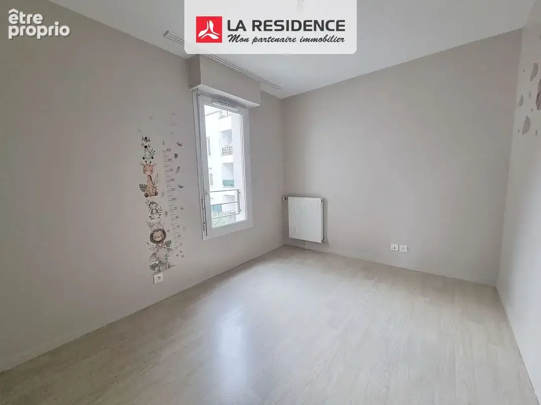 Appartement 4 pièces 74 m² à vendre à Stains (93240) - photo 5
