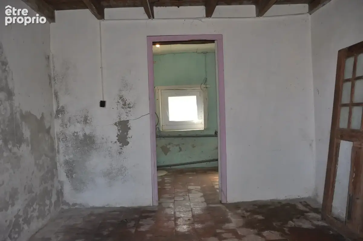Maison en pierre de granite à fort potentiel aménageable, avec un petit terrain, et une vue exceptionnelle... - photo 7