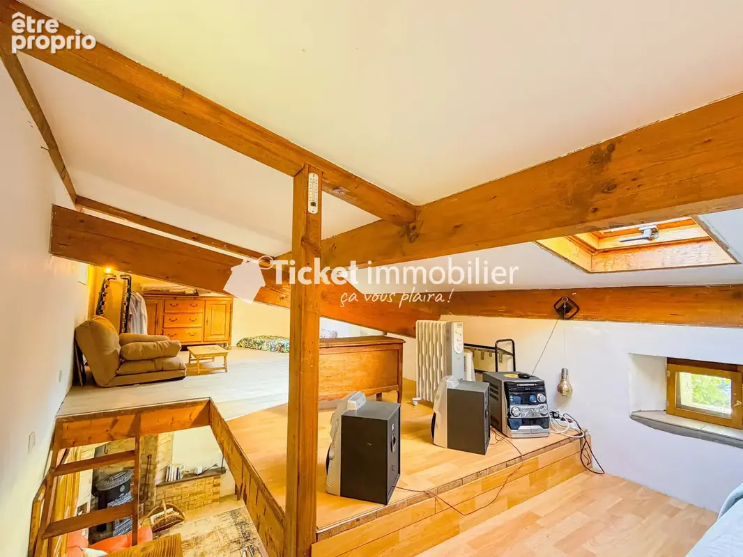 Charmante maison en pierre isolée, vendue meublée, ~40m2 exploités, mezzanine aménagée, vue champs à perte de vue, poêle à bois  - photo 13