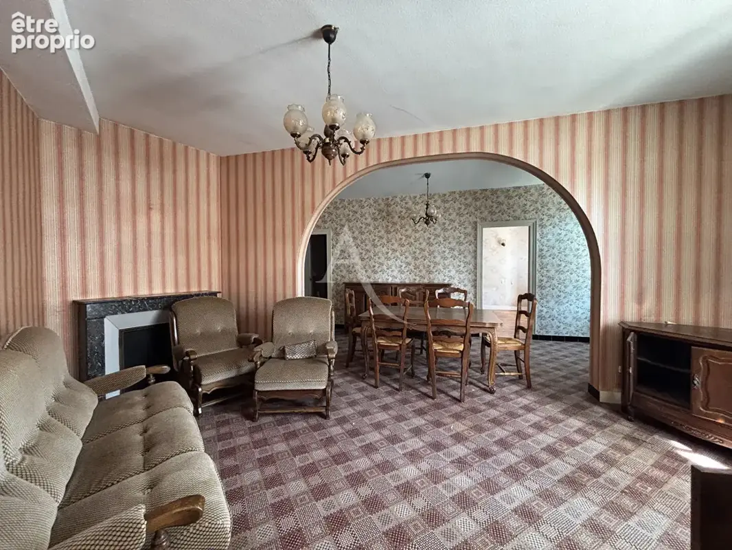 Maison ancienne avec nombreuses dépendances - photo 4
