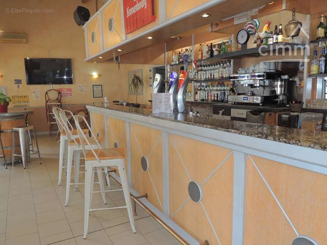 Commerce à LES VANS