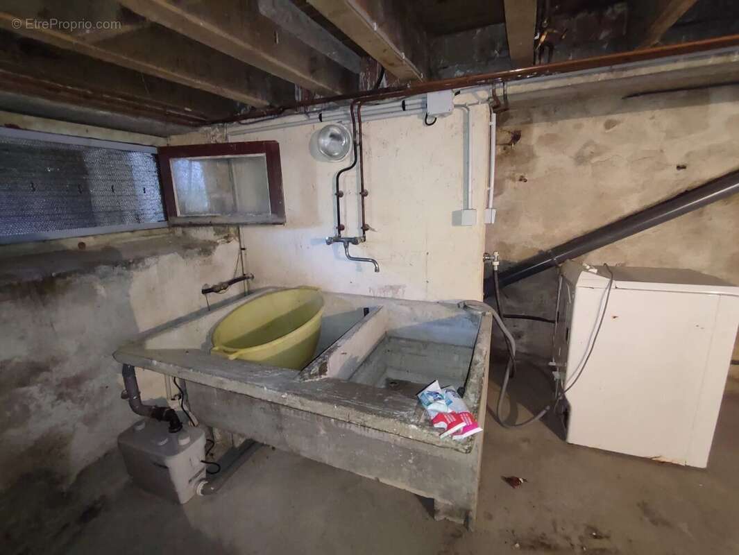 Maison de bourg à fort potentiel - centre de Piegut - photo 9
