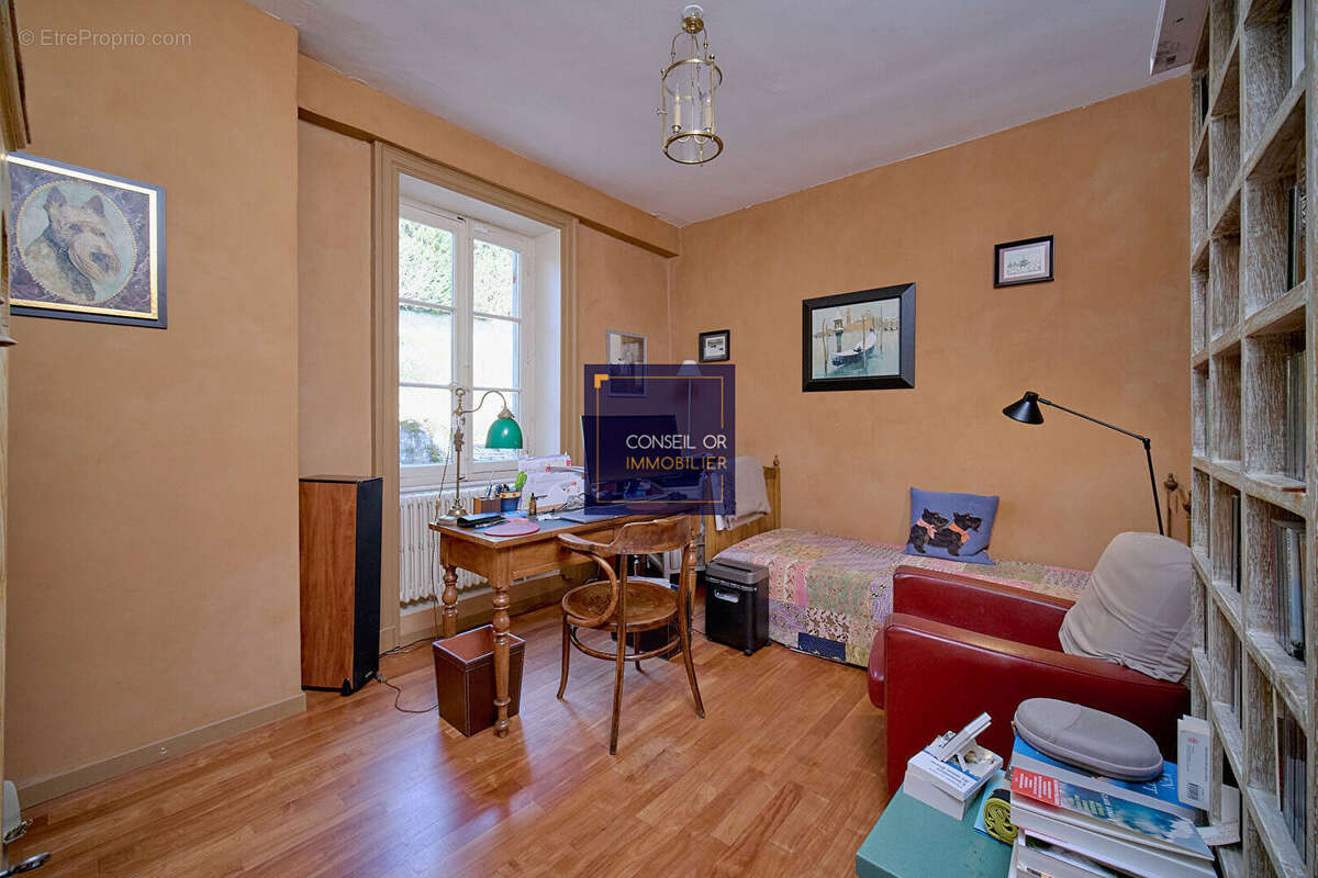 Maison à SAINT-GENIS-LAVAL