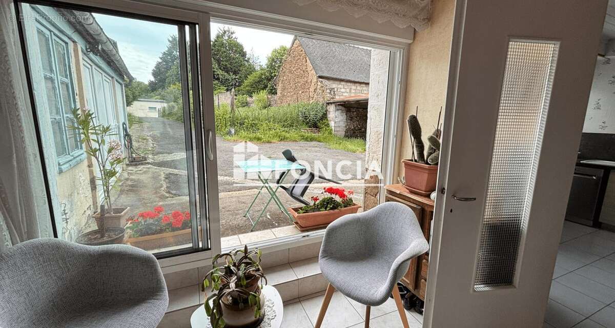 Maison de centre bourg avec garage de 50 m2, Bus et écoles à pied - photo 3