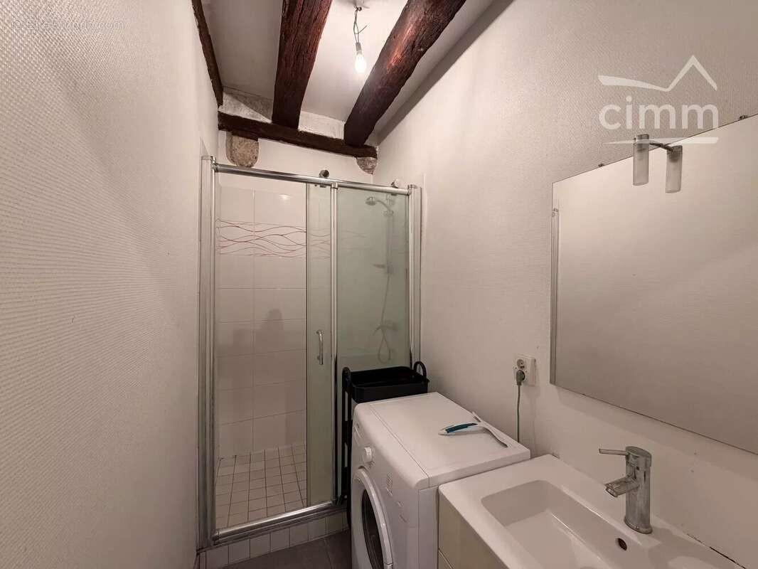 Immeuble de rapport avec local commercial loué et deux appartements - photo 10