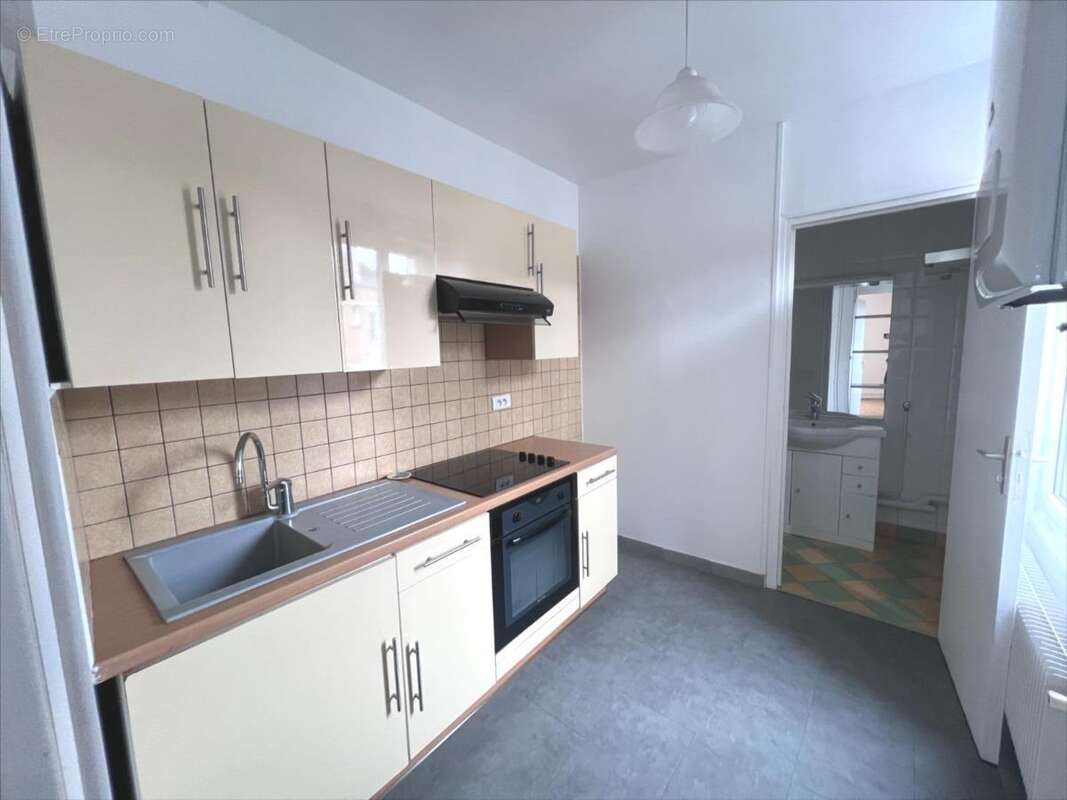 Appartement 35 m² à Reims  - photo 4