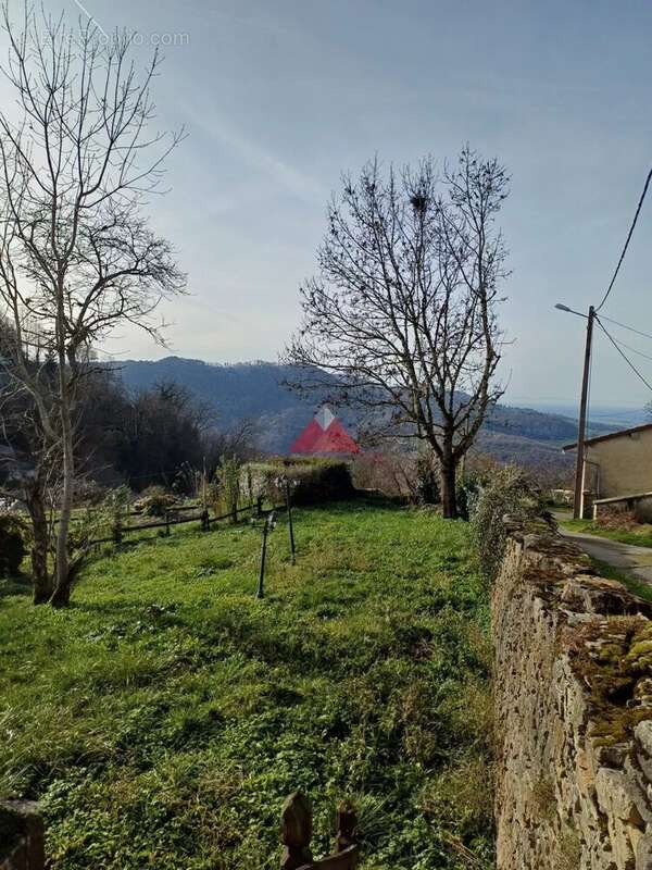 Maison à SAINT-LAURENT-LA-ROCHE
