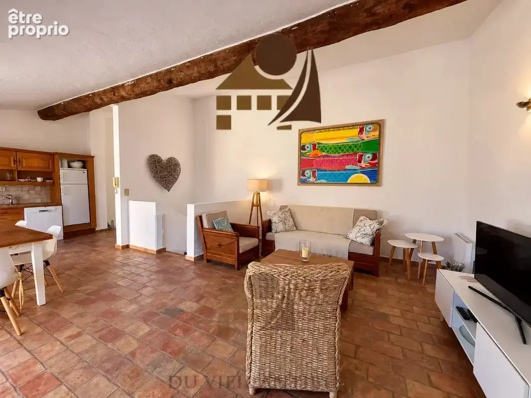 Vieil antibes – maison de village avec terrasse et garage - photo 4