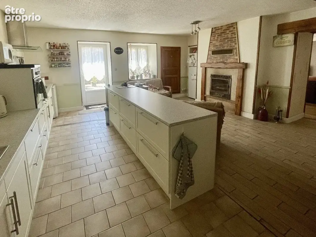Maison du caractère de plain-pied avec 3 chambres, grand terrain, garage et atelier - photo 15
