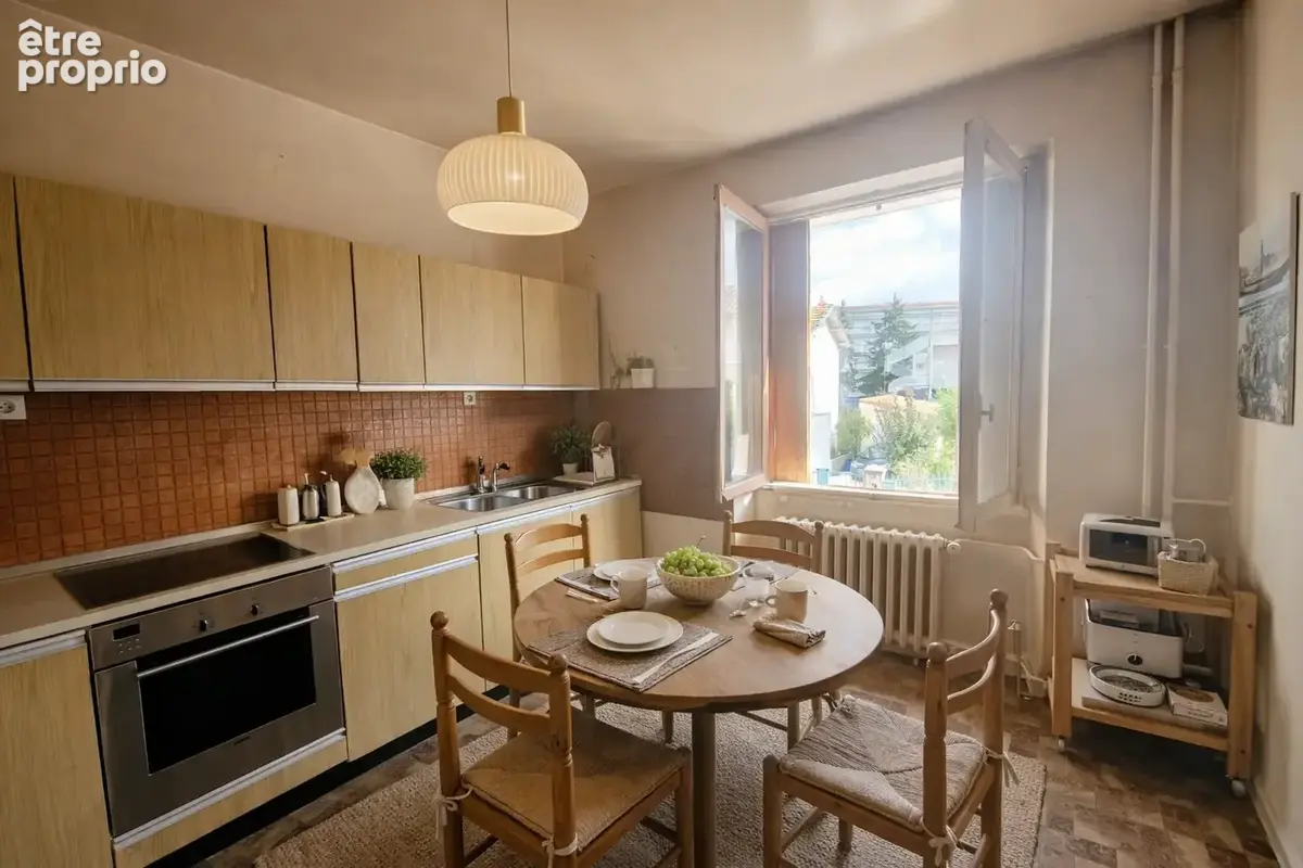Exclusivité-Maison de caractère familiale lumineuse avec jardin au Puy en Velay - photo 4