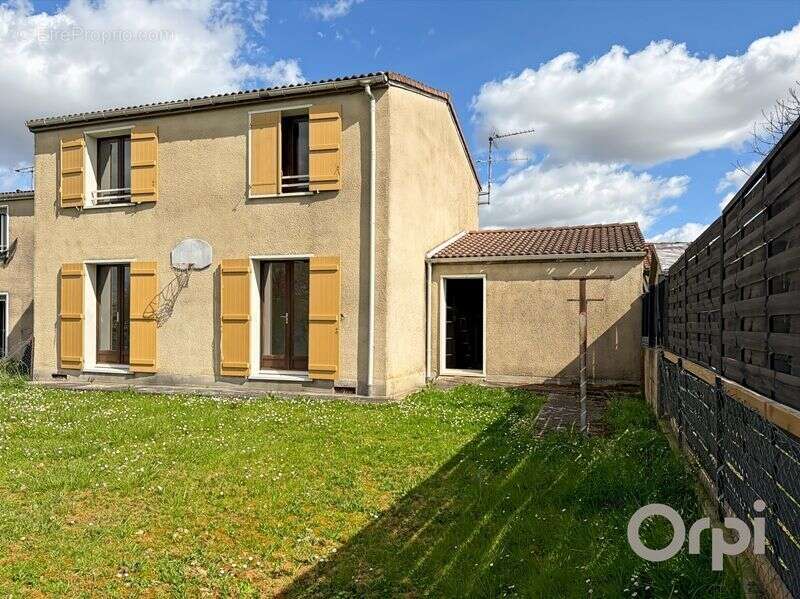 Maison à FLEURANCE