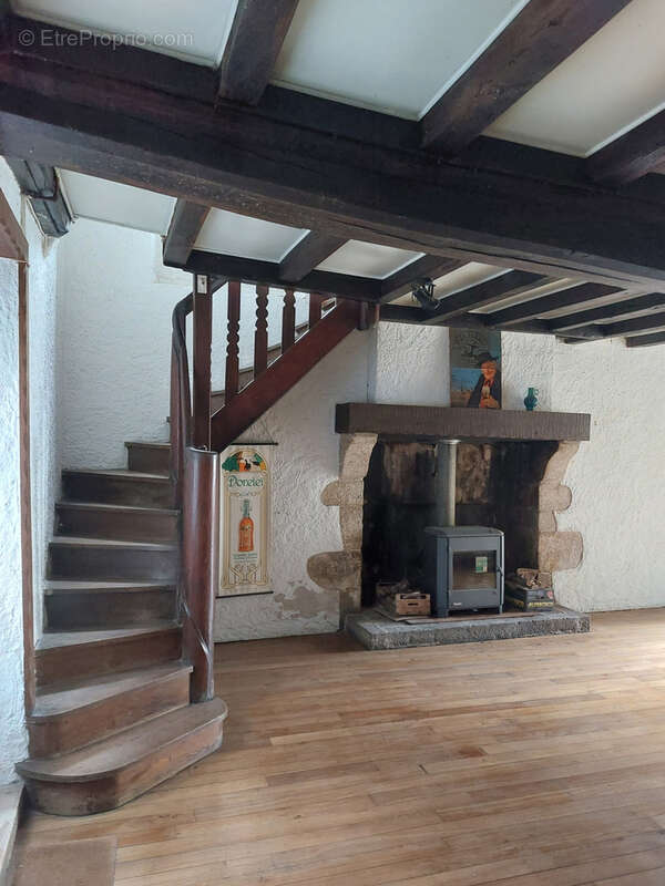 Maison à CHAMPNIERS-ET-REILHAC