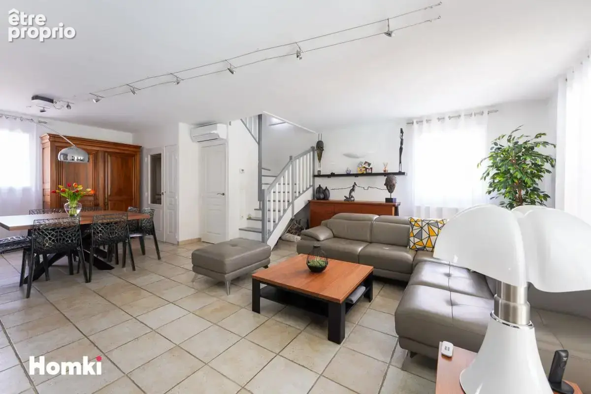 Maison/Villa T4 de 106 m² avec piscine à Marseille 13013 - photo 4