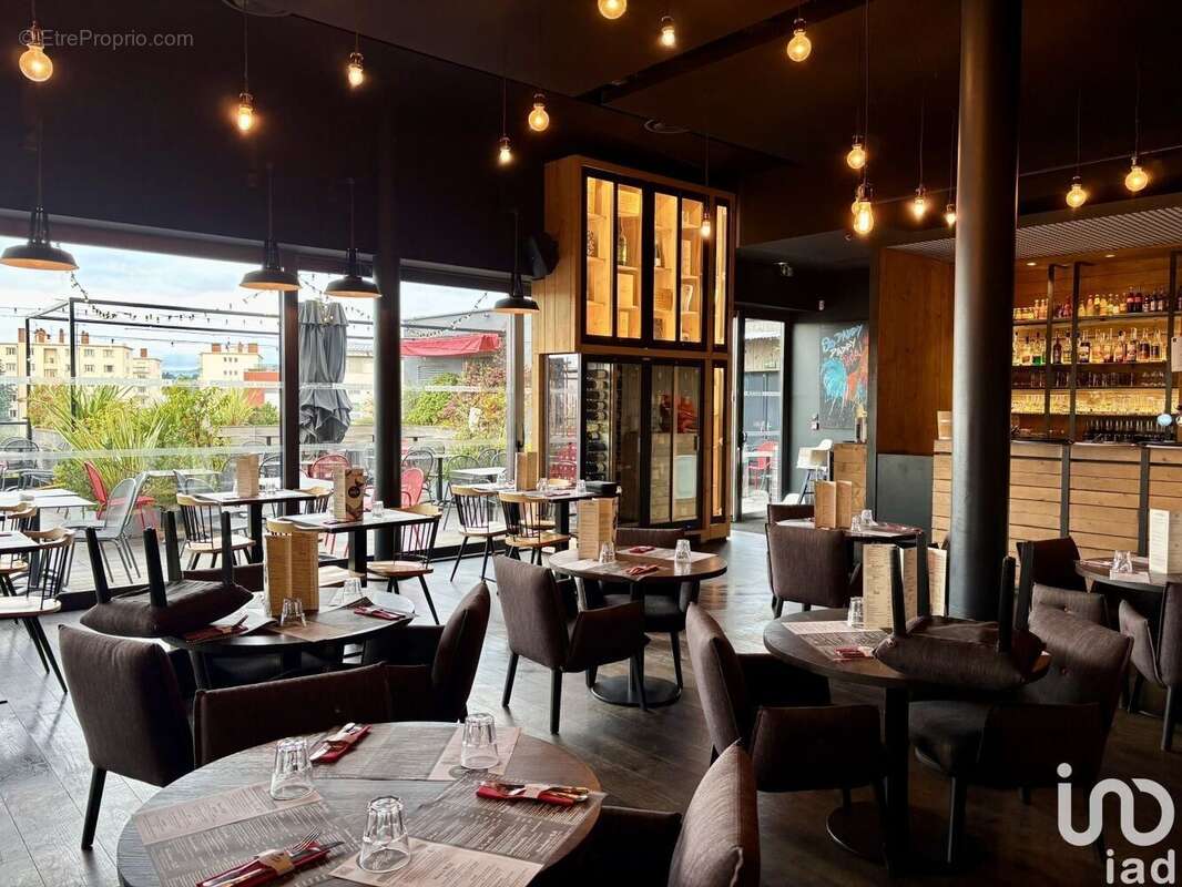 Photo 5 - Commerce à TASSIN-LA-DEMI-LUNE