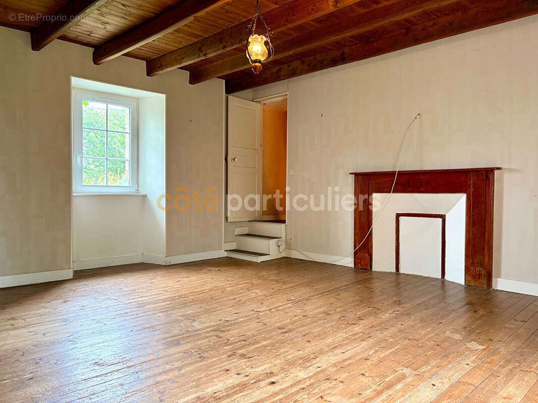 Maison avec dépendances sans aucun vis-à-vis à la campagne - LE LOREY - photo 13
