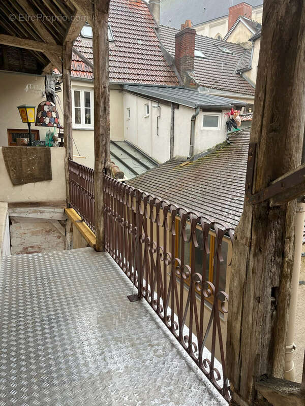 Maison à LA QUEUE-LES-YVELINES