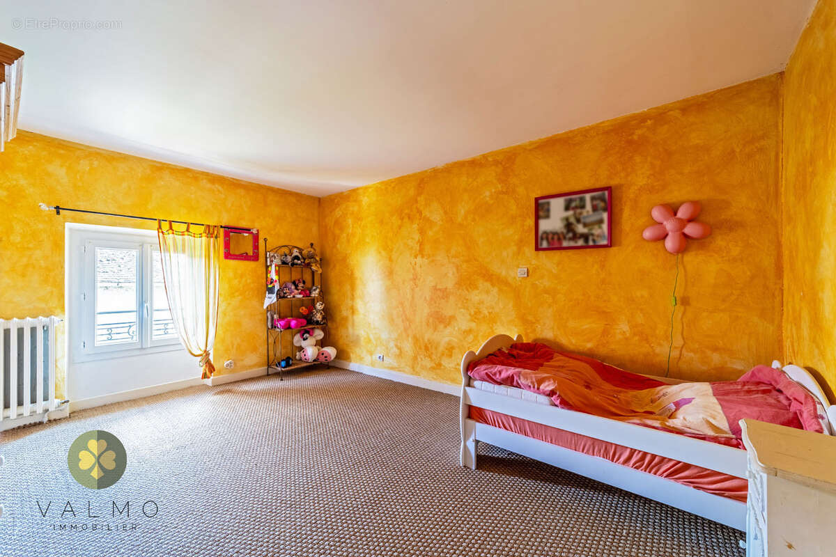 Maison de caractère en pierre   Charme, authenticité et dépendances - photo 10