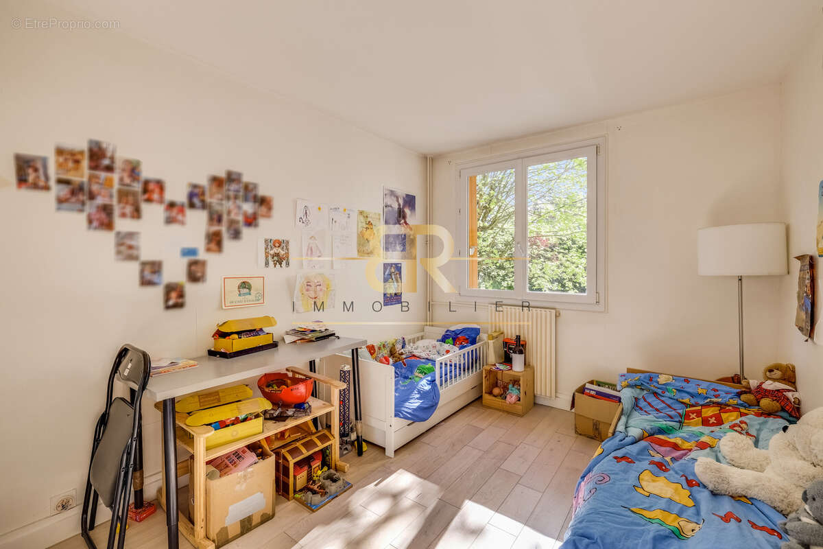 Appartement à FONTENAY-SOUS-BOIS