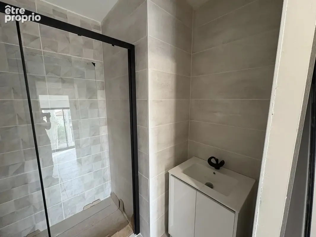 Première couronne de Béziers  Petite villa T4 de plain-pied réalisée en 2025 - photo 6