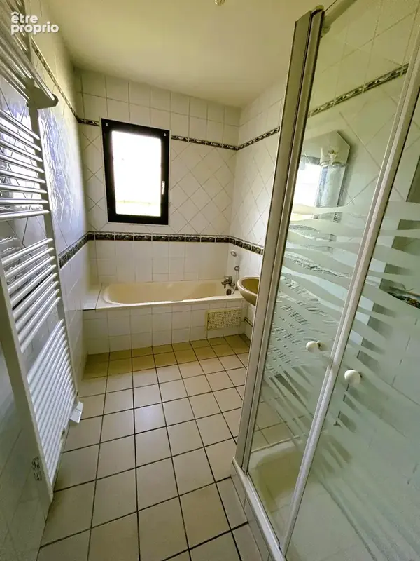 Maison familiale vivable de plain-pied 4 chambres + bureau - garage - beau terrain clos - photo 7