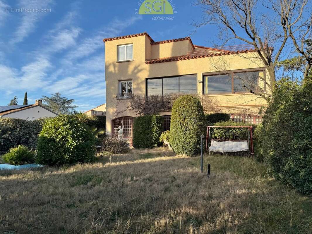 Maison à SAINT-GENIS-DES-FONTAINES